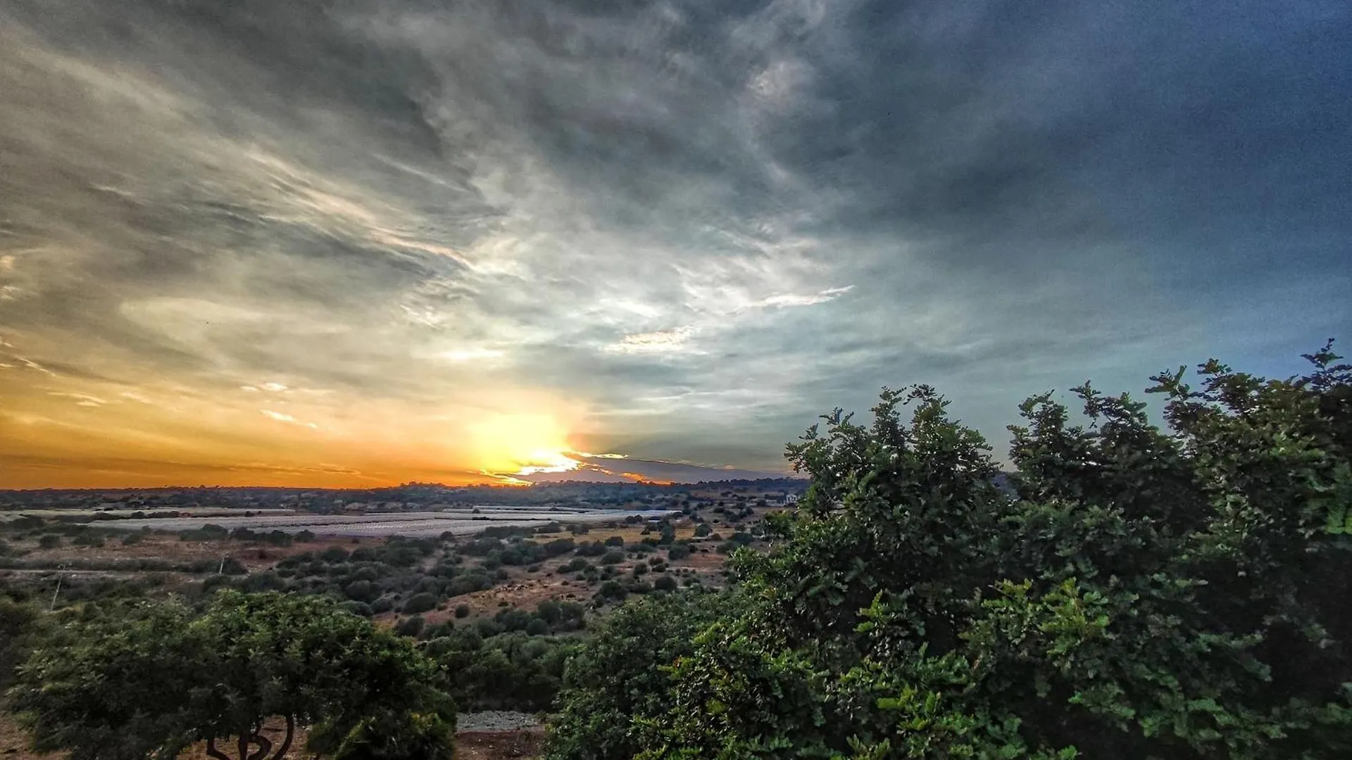 Studio Apartment In Countryside Villa With Swimming Pool Marina di Ragusa Italy