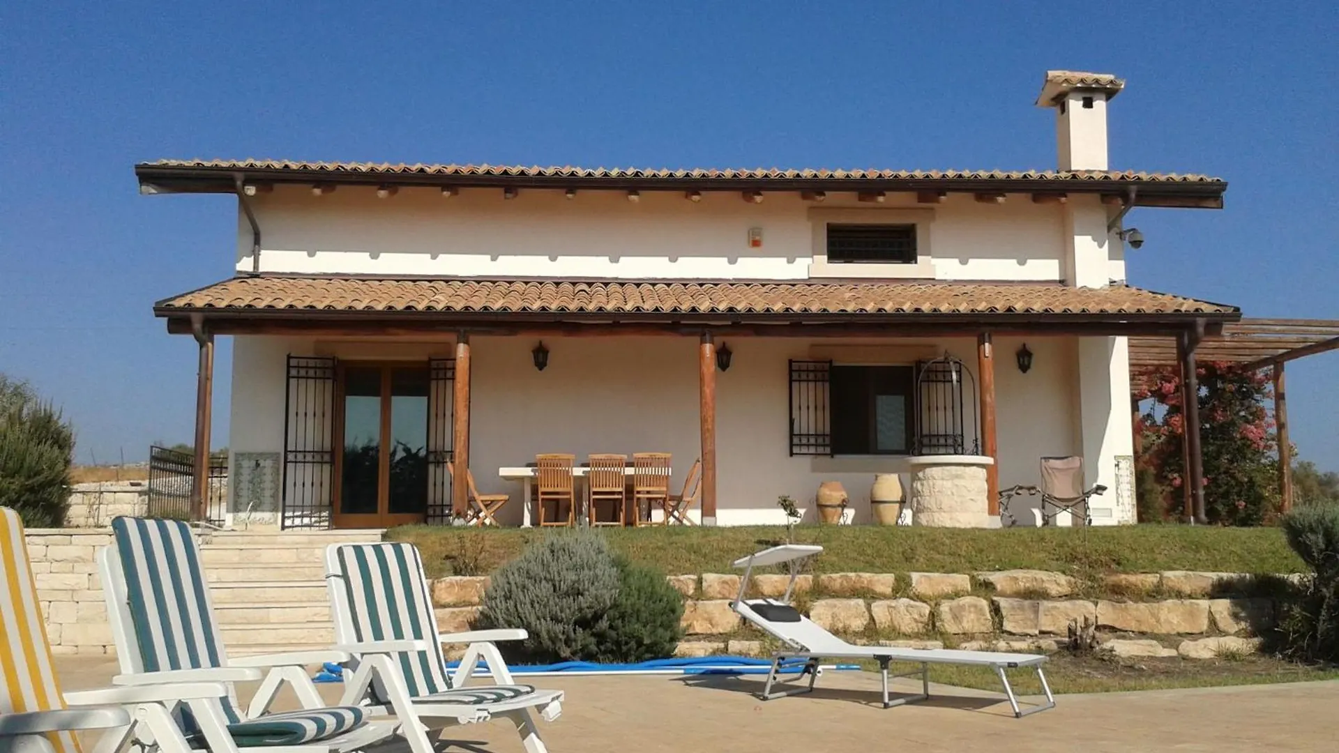 Studio Apartment In Countryside Villa With Swimming Pool Marina di Ragusa
