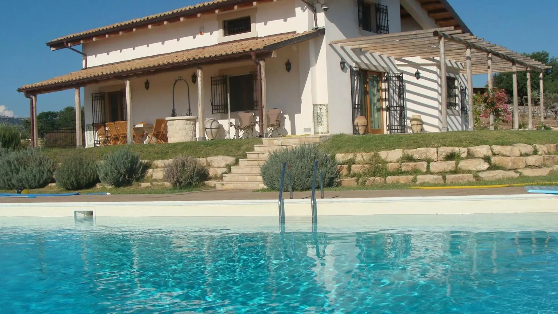 Studio Apartment In Countryside Villa With Swimming Pool Marina di Ragusa Italy